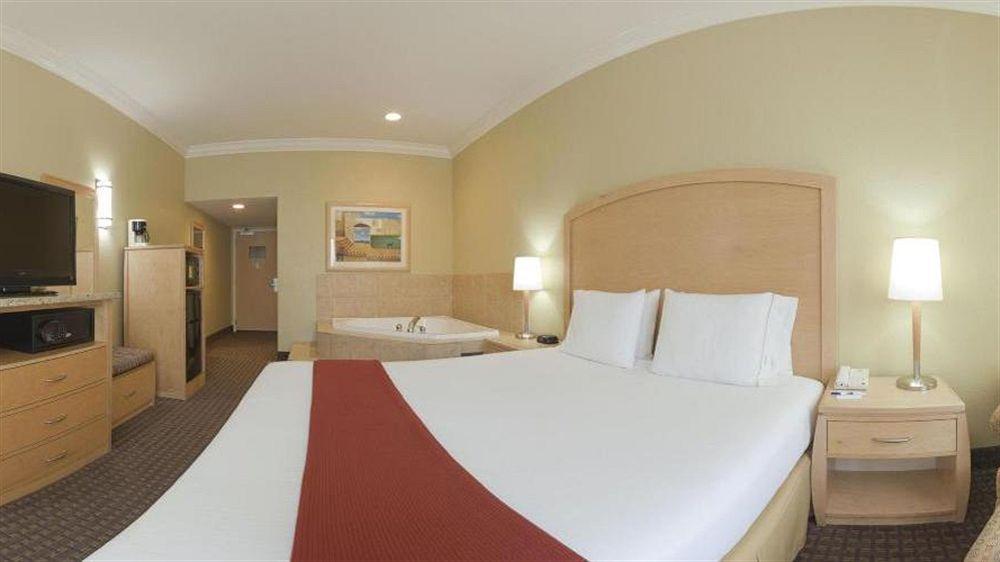 Holiday Inn Express Hotel & Suites Vacaville By Ihg מראה חיצוני תמונה
